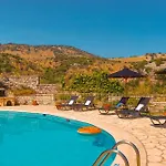 Villa Mylos